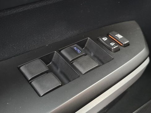 Used 2017 Toyota Tundra SR5 image 25