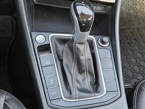 Certified 2023 Volkswagen Jetta SE FWD image 13