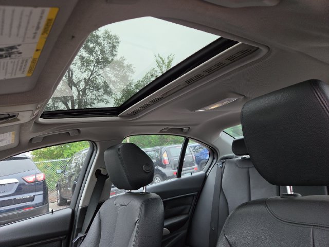 Used 2014 BMW 320i Sedan RWD image 23