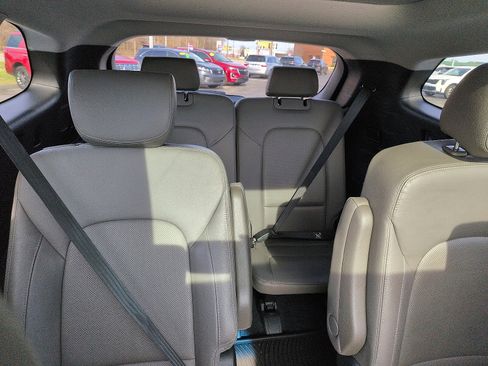 Used 2019 Hyundai Santa Fe XL image 8