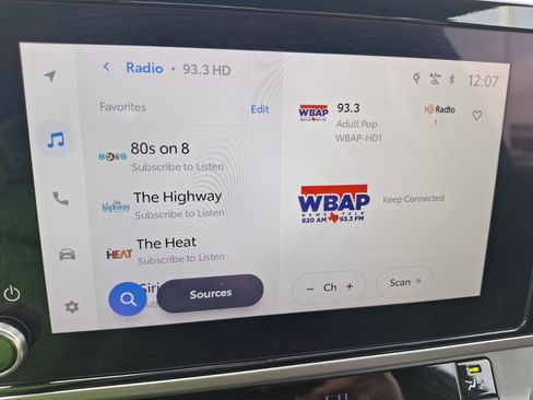 Used 2025 Toyota Camry SE image 24