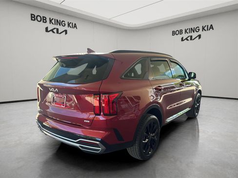 Used 2023 Kia Sorento SX AWD/4WD image 5