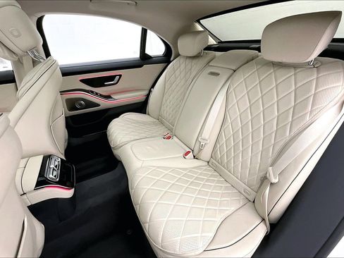 Certified 2022 Mercedes-Benz S 580 4MATIC Sedan image 17