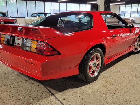 Used 1991 Chevrolet Camaro Z28 RWD image 36