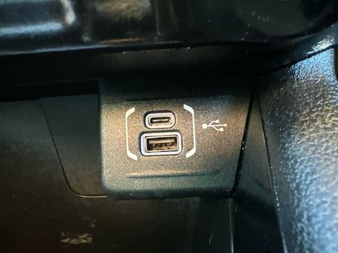 Used 2022 Jeep Compass Limited image 36