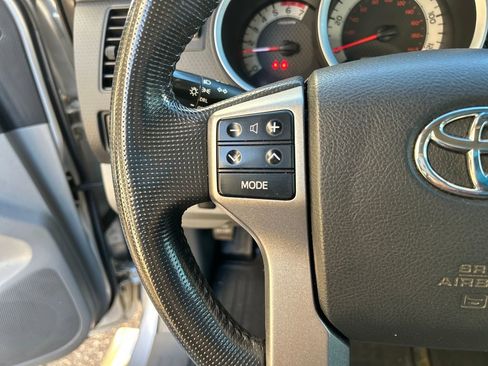 Used 2013 Toyota Tacoma PreRunner image 19
