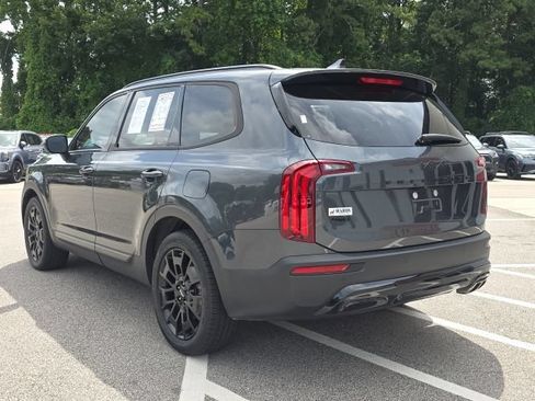 Used 2022 Kia Telluride EX w/ EX Premium Package AWD/4WD image 3