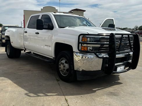 Used 2017 Chevrolet Silverado 3500 W/T AWD/4WD image 3