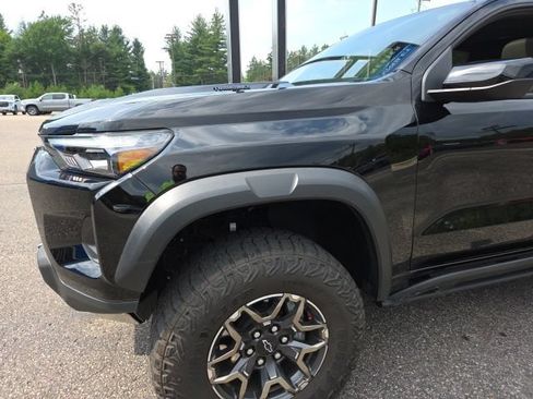 Used 2025 Chevrolet Colorado ZR2 AWD/4WD image 13