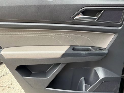 Used 2021 Volkswagen Atlas SE image 11