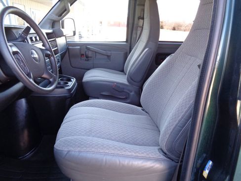Used 2016 GMC Savana 3500 LT w/ LT Preferred Equipment Group RWD image 28