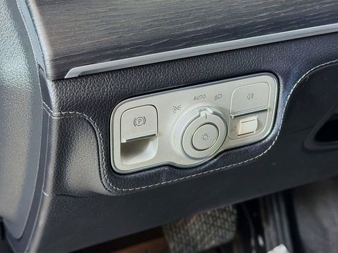 Used 2024 Mercedes-Benz GLE 450 4MATIC image 32