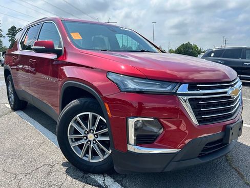 Used 2023 Chevrolet Traverse LT w/ Rear Camera Mirror Package AWD/4WD image 1