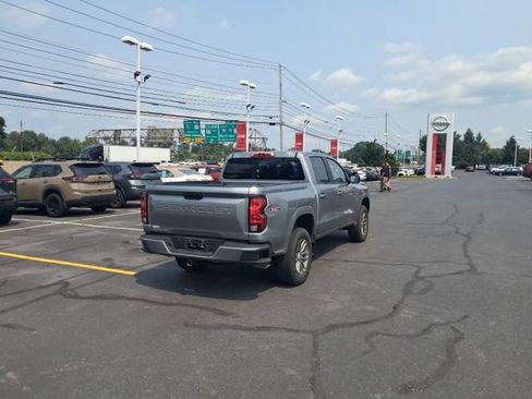 Used 2024 Chevrolet Colorado LT w/ Advanced Trailering Package AWD/4WD image 10