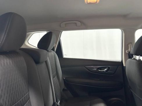 Used 2018 Nissan Rogue S AWD/4WD image 25