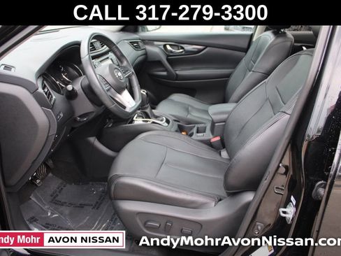 Used 2017 Nissan Rogue SL w/ SL Premium Package FWD image 16