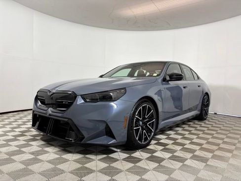 Used 2026 BMW M5 w/ Executive Package AWD/4WD image 3