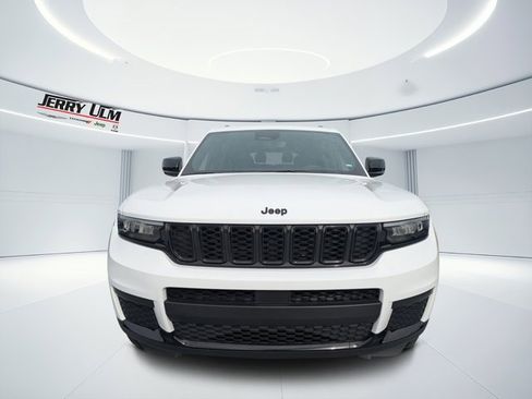 Used 2023 Jeep Grand Cherokee L Laredo image 7