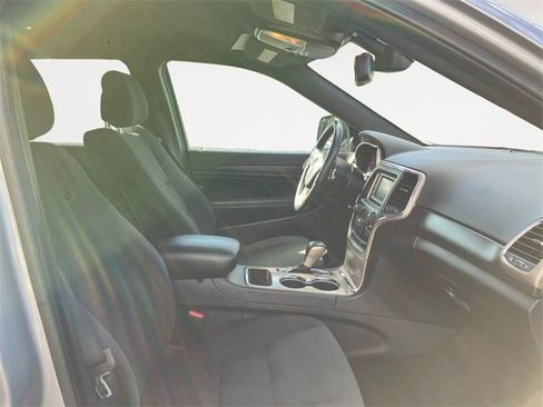 Used 2016 Jeep Grand Cherokee Laredo w/ Quick Order Package 23E image 15