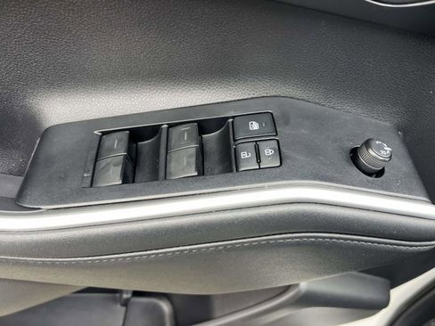 Used 2021 Toyota Highlander XLE image 16