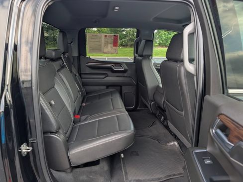 Used 2024 GMC Sierra 1500 SLT AWD/4WD image 14