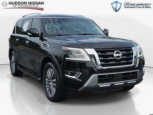 Used 2024 Nissan Armada SL w/ Captain's Chairs Package RWD image 1