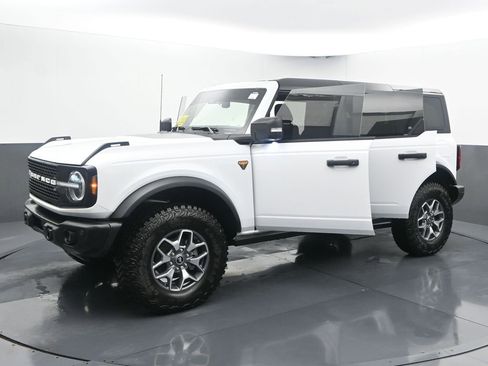 New 2025 Ford Bronco Badlands image 58