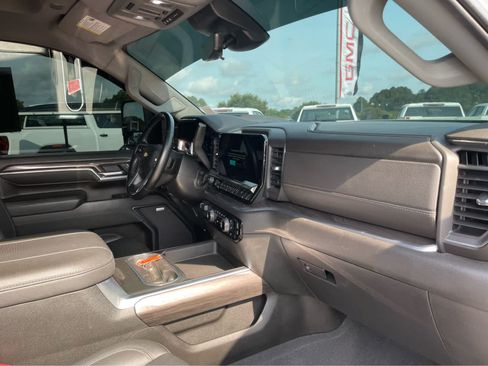 Used 2024 Chevrolet Silverado 2500 LTZ w/ LTZ Convenience Package AWD/4WD image 31