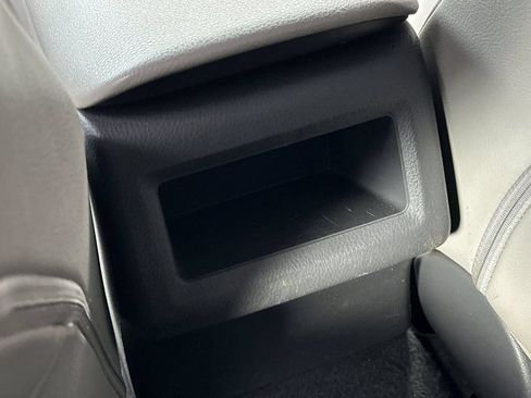 Used 2018 Toyota Camry SE FWD image 13