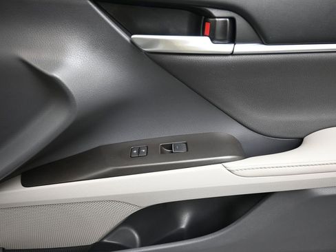 Used 2023 Toyota Camry XLE w/ Cold Weather Package image 11