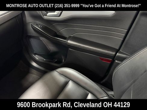 Used 2025 Ford Escape Platinum image 39