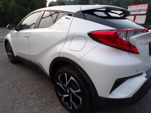 Used 2019 Toyota C-HR XLE FWD image 9