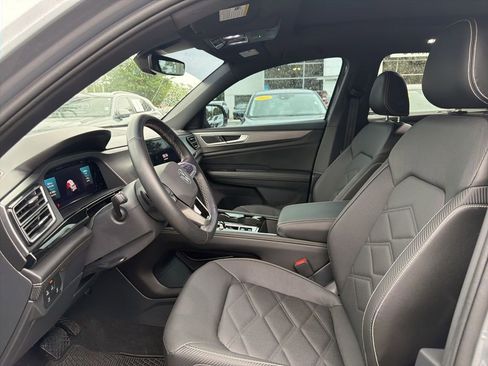 Certified 2025 Volkswagen Atlas Cross Sport SE w/ Panoramic Sunroof Package AWD/4WD image 2