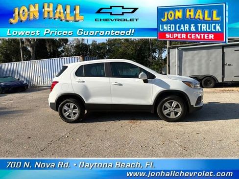 Used 2022 Chevrolet Trax LS image 10
