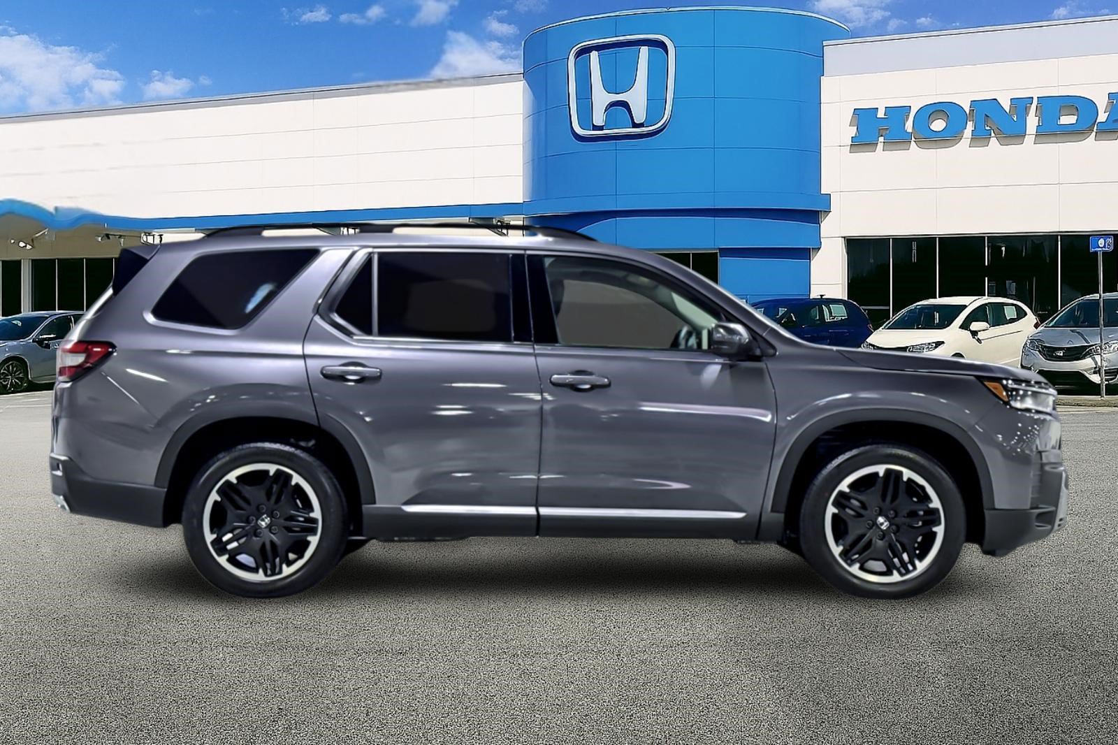 New 2026 Honda Pilot Touring image 7