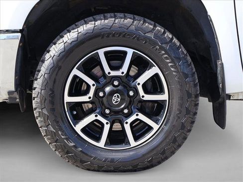Used 2015 Toyota Tundra Limited AWD/4WD image 28