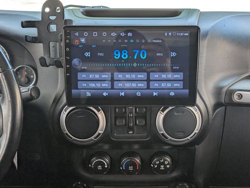 Used 2013 Jeep Wrangler Unlimited Sahara w/ Connectivity Group AWD/4WD image 25