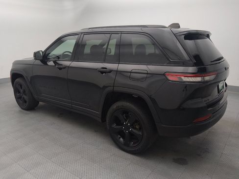 Used 2023 Jeep Grand Cherokee Altitude AWD/4WD image 3