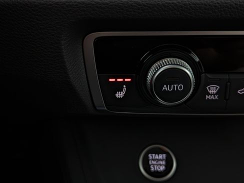 New 2025 Audi Q3 2.0T Premium image 21