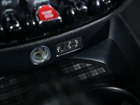 Used 2018 MINI Cooper Clubman image 17