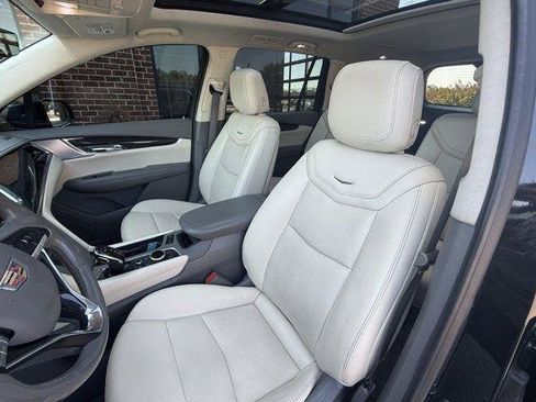 Used 2020 Cadillac XT6 Premium Luxury FWD image 20