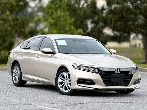 Used 2018 Honda Accord LX image 13