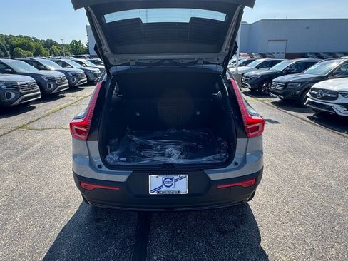 New 2026 Volvo XC40 B5 Ultra w/ Protection Package Premier image 31