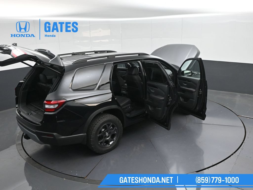Certified 2025 Honda Pilot TrailSport image 58