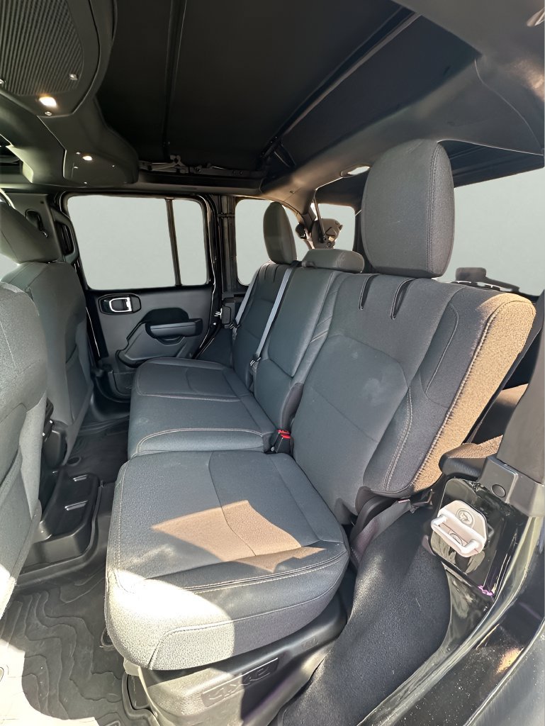Used 2024 Jeep Wrangler Unlimited AWD/4WD image 11
