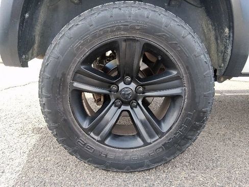 Used 2021 RAM 1500 Classic SLT AWD/4WD image 14