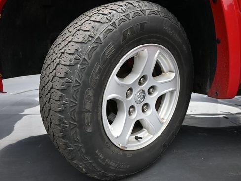 Used 2007 Dodge Dakota SLT w/ Trailer Tow Group AWD/4WD image 16