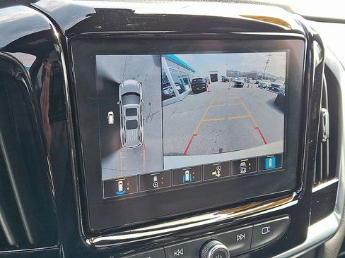 Used 2023 Chevrolet Traverse RS image 24