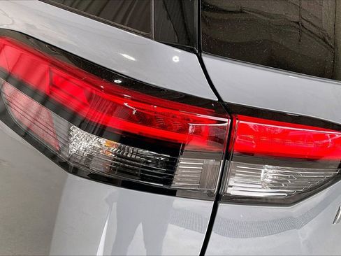 Used 2023 Nissan Pathfinder Platinum w/ Cargo Package image 13