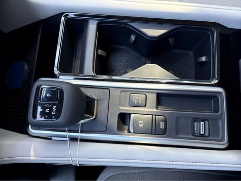 New 2026 Nissan Pathfinder SL image 11